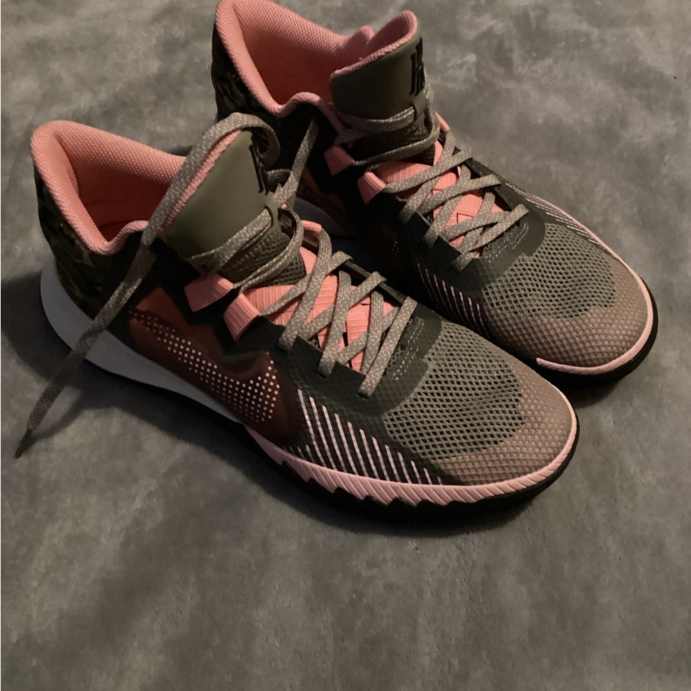 Nike Kyrie Flytrap 5 Moon Fossil Pink Gaze Camo